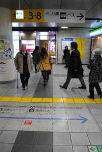 市営地下鉄新横浜駅JR方面改札